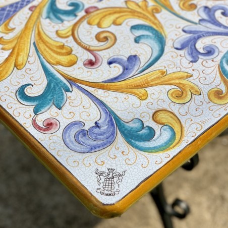 Tavolo in pietra lavica Grottesche