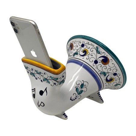 Ricco Deruta natural amplifier for smartphones